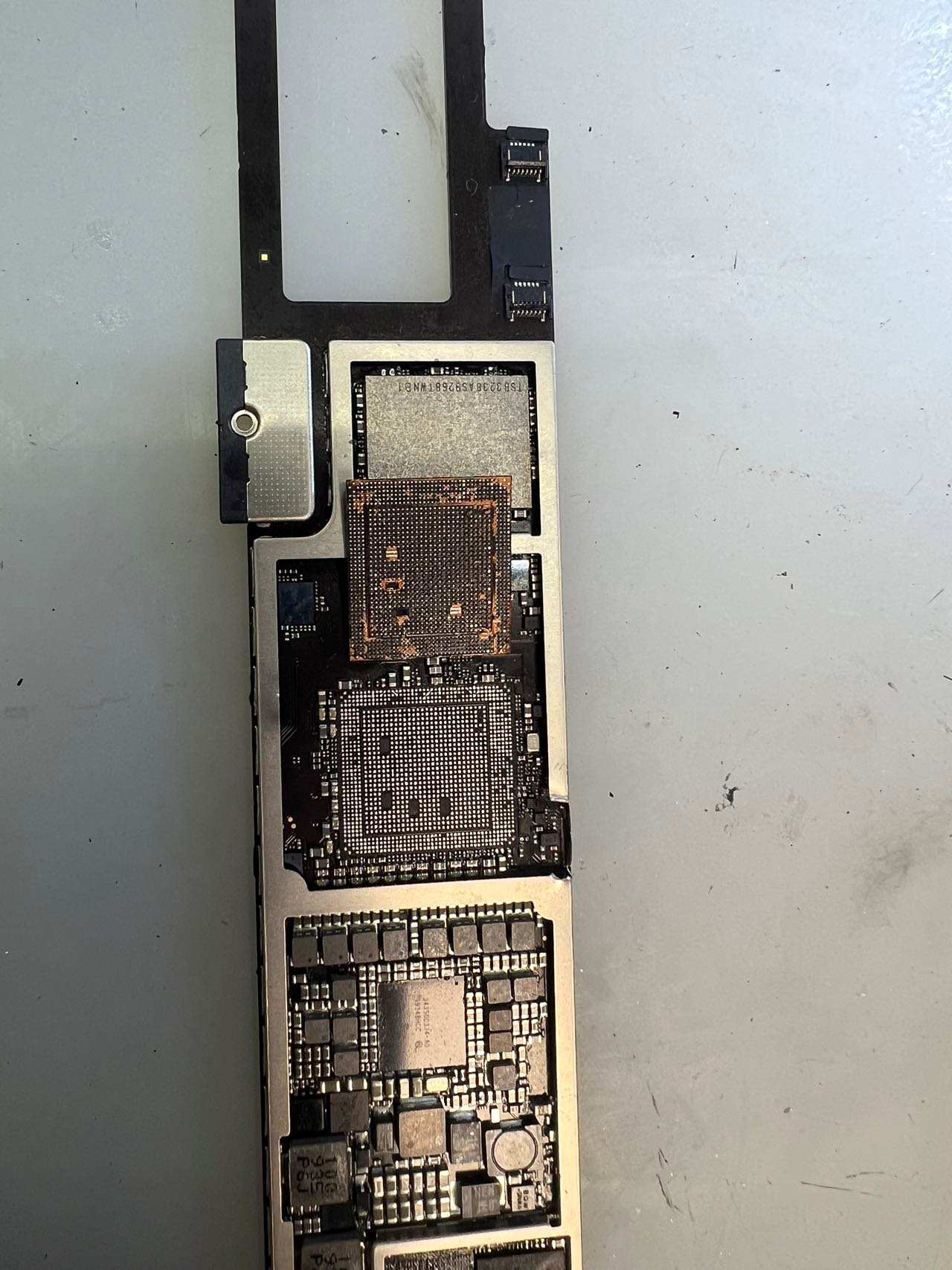 （再値下げ！)ジャンク品 iPad 第7世代 リンゴループ状態　バッテリー新品 ジャンク品 iPad 第7世代 128GBリンゴループ状態 バッテリー新品